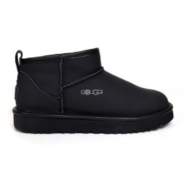 Classic Ultra Mini Leather Black 